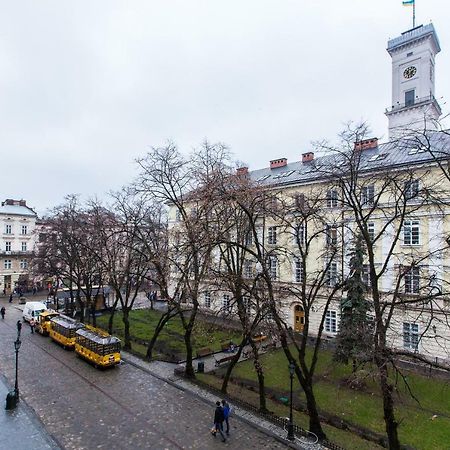 Apartments On Rynok Square Leópolis Exterior foto